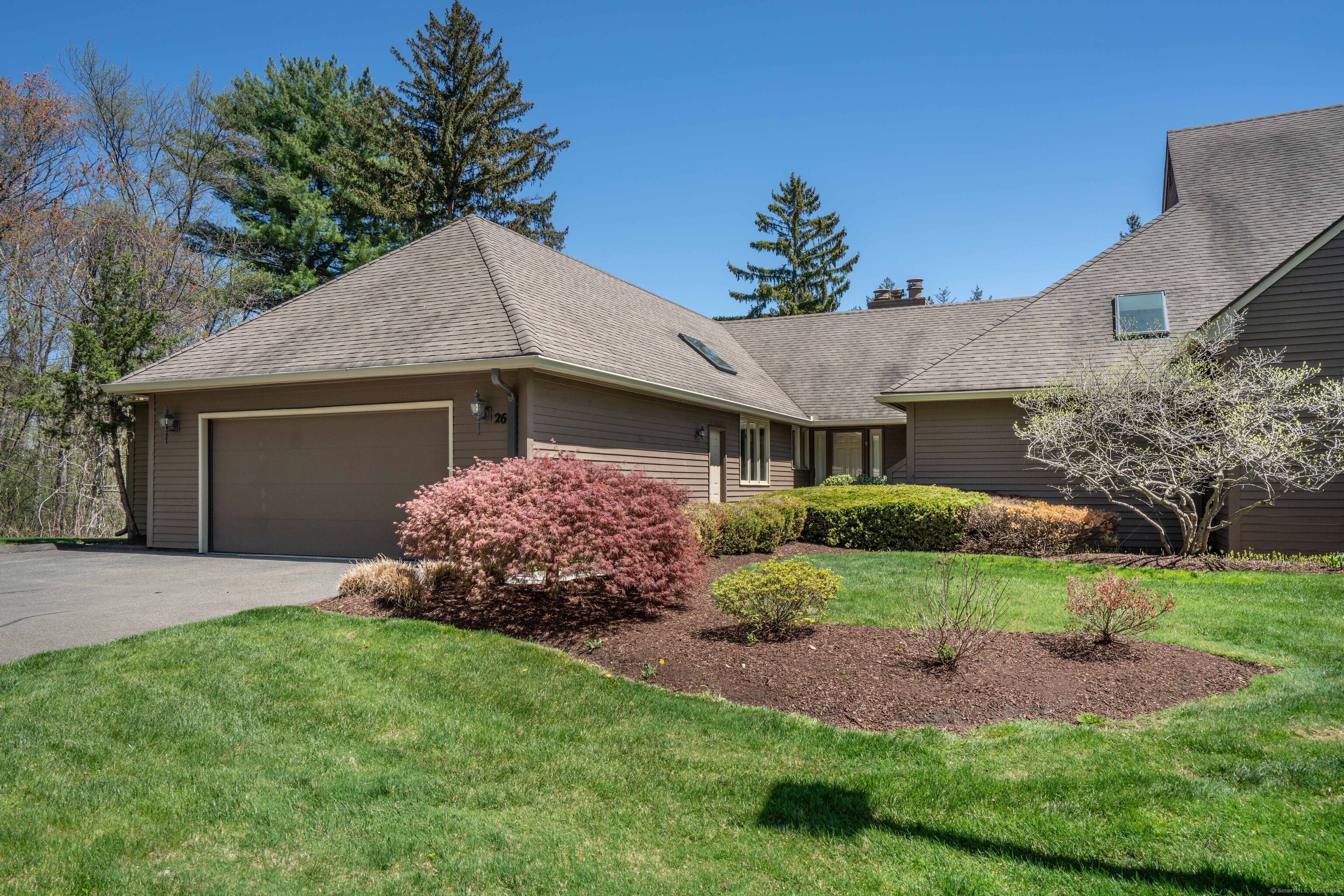 Property for Sale at Alice Drive 26, Bloomfield, Connecticut - Bedrooms: 3 
Bathrooms: 3 
Rooms: 6  - $484,900