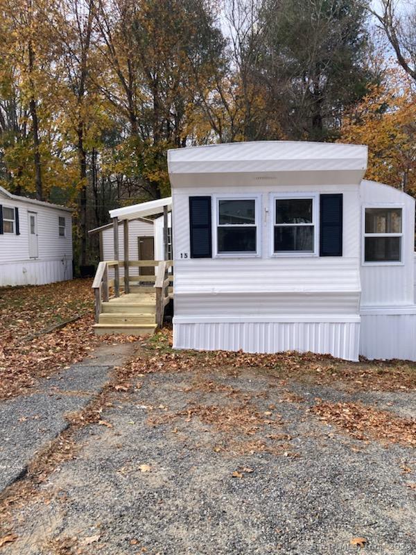 Norman Road, Griswold, Connecticut - 2 Bedrooms  
1 Bathrooms  
4 Rooms - 