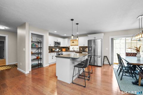 Tiny photo for 42 Chapman Chase #42, Windsor Locks, CT 06096 (MLS # 24144894)