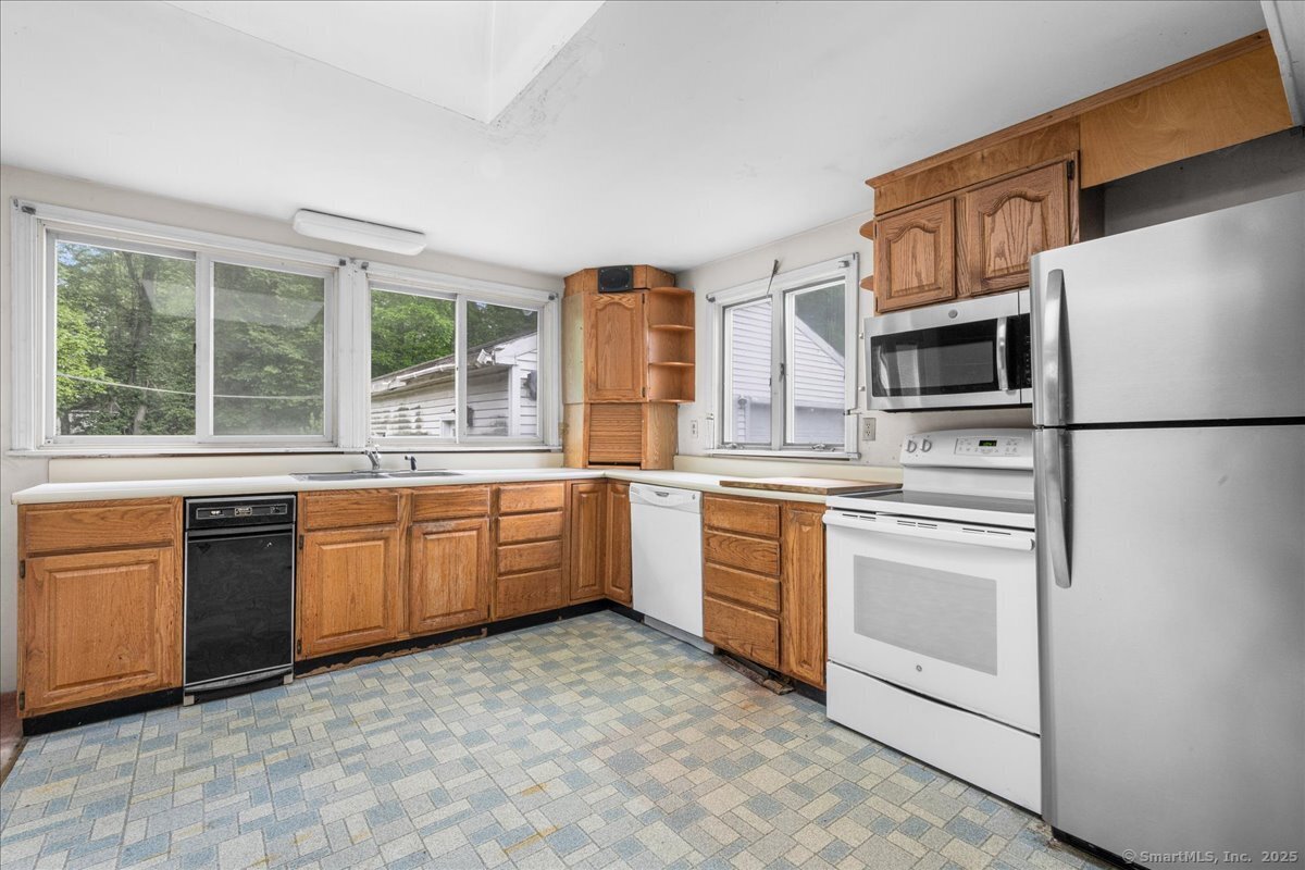 20 Cedar Lane, Norwich, Connecticut image 11