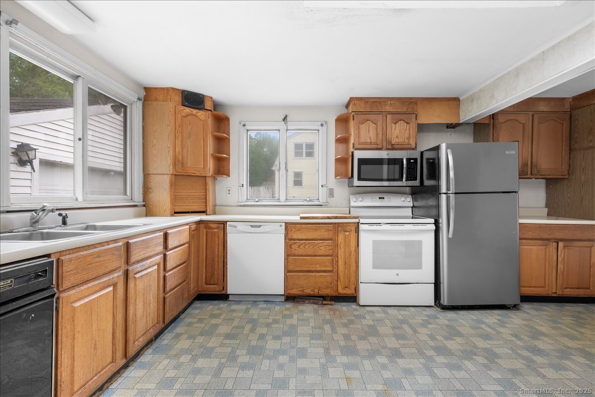 20 Cedar Lane, Norwich, Connecticut image 2