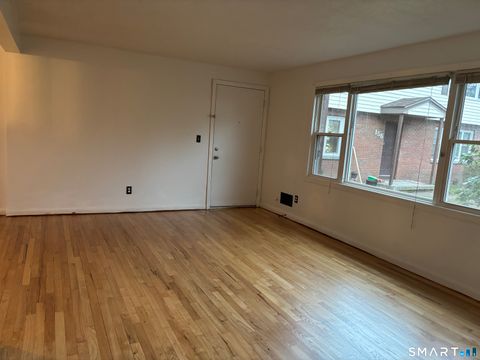 Tiny photo for 154 Park Street #A1, Manchester, CT 06040 (MLS # 24164063)