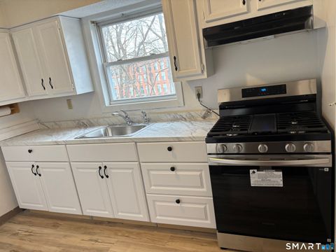 Tiny photo for 154 Park Street #A1, Manchester, CT 06040 (MLS # 24164063)