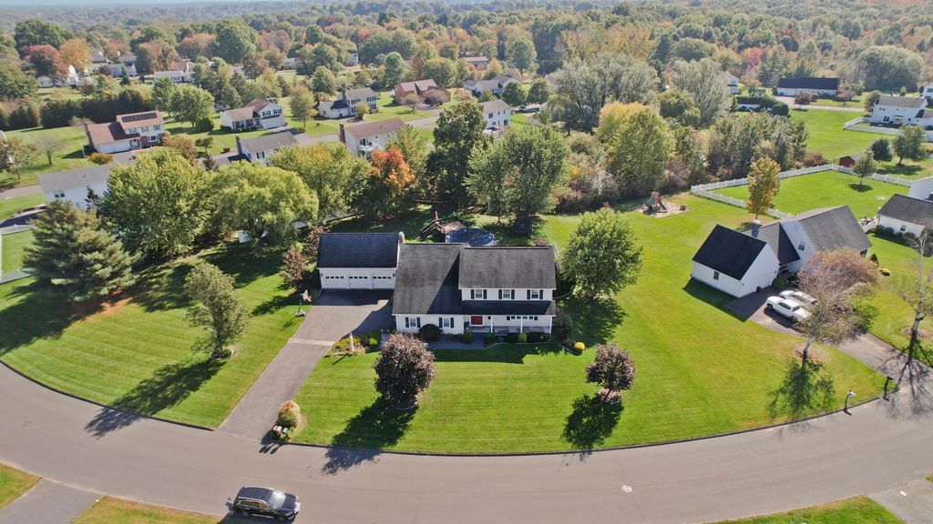 Photo of 57 Kildeer Lane, Suffield, CT 06078 (MLS # 24134926)