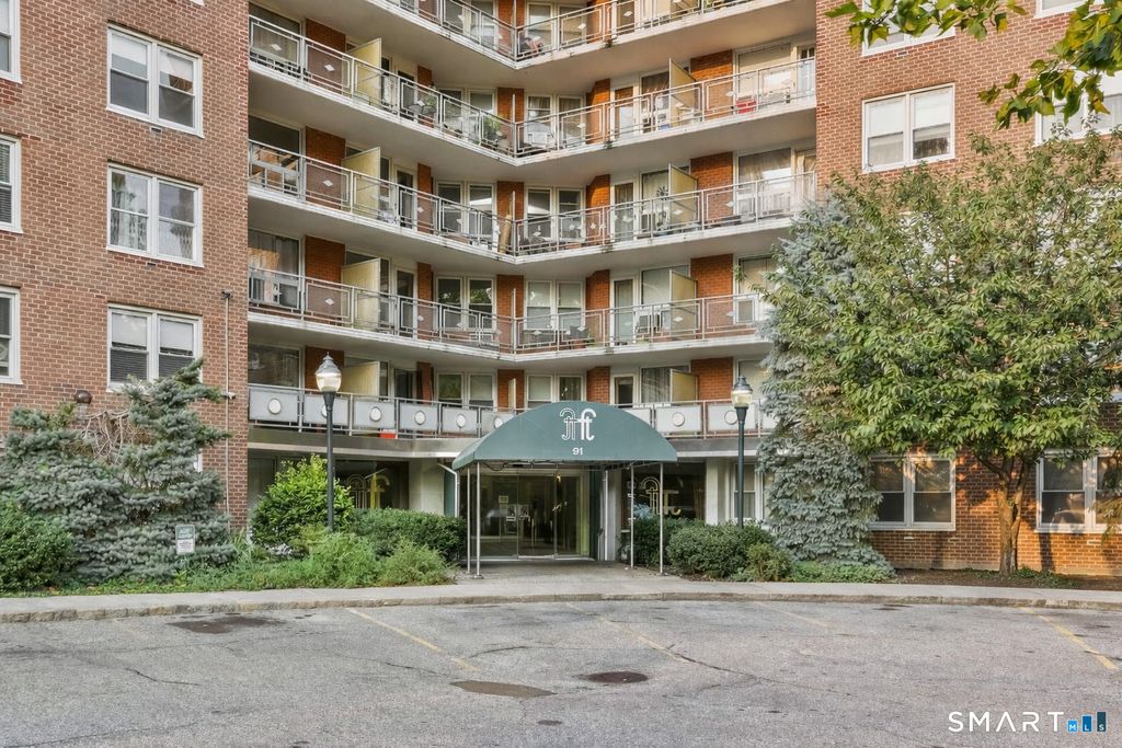 Photo of 91 Strawberry Hill Avenue #APT 639, Stamford, CT 06902 (MLS # 24153388)