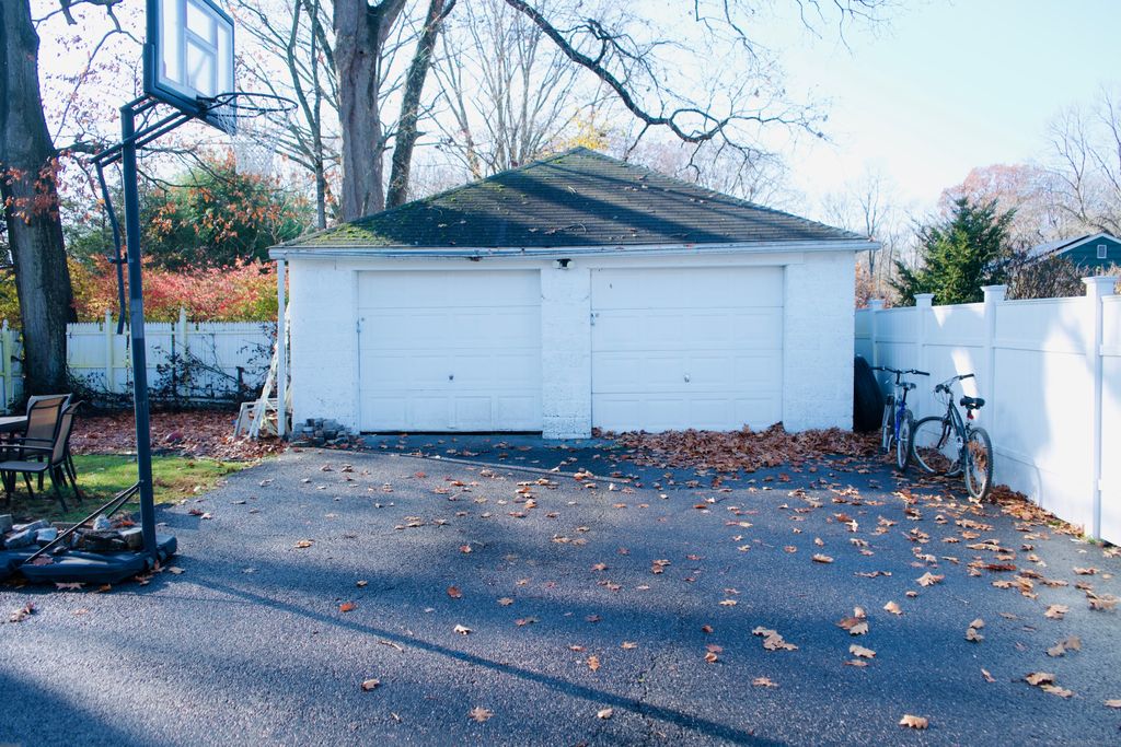 Photo of 66 N Hoadley Street, Naugatuck, CT 06770 (MLS # 24141478)