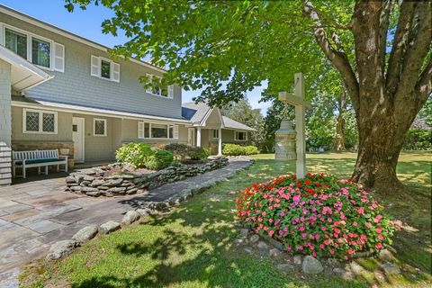 132 Merrimac Drive Trumbull CT 06611