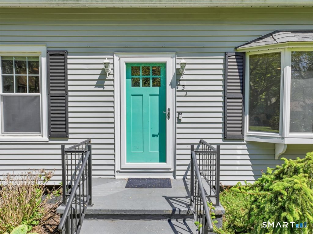 131 Oronoque Road