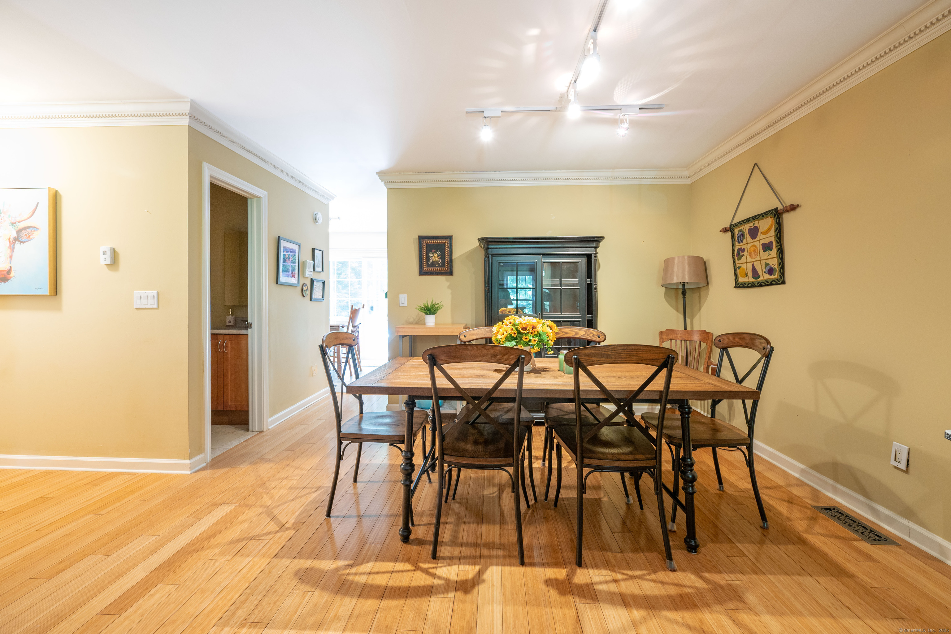 64 Kingswood Drive 64