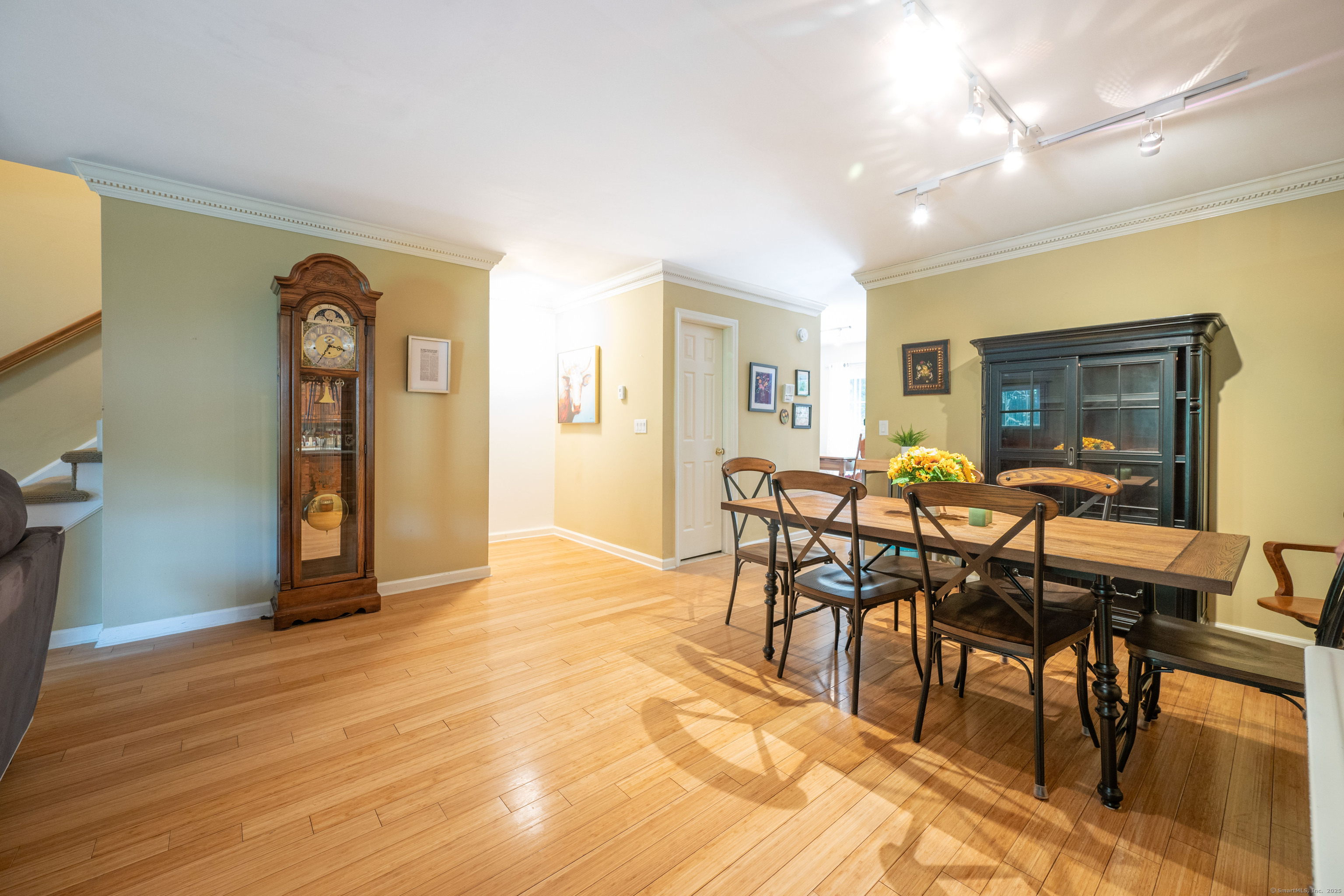 64 Kingswood Drive 64