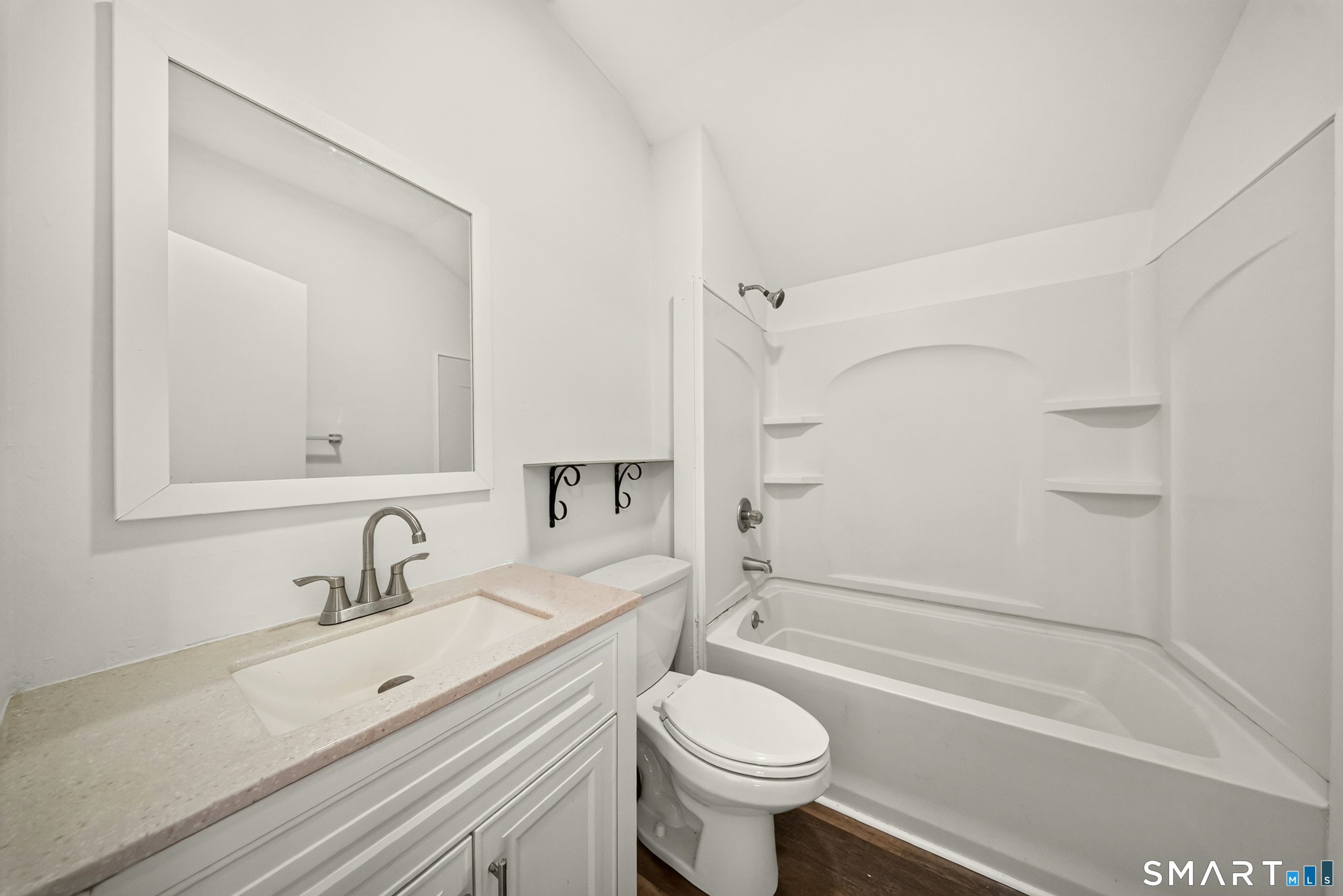 42-46 Hanford Avenue