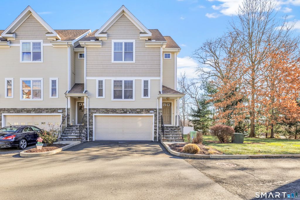 Photo of 18 Ashwood Circle #18, Shelton, CT 06484 (MLS # 24143418)