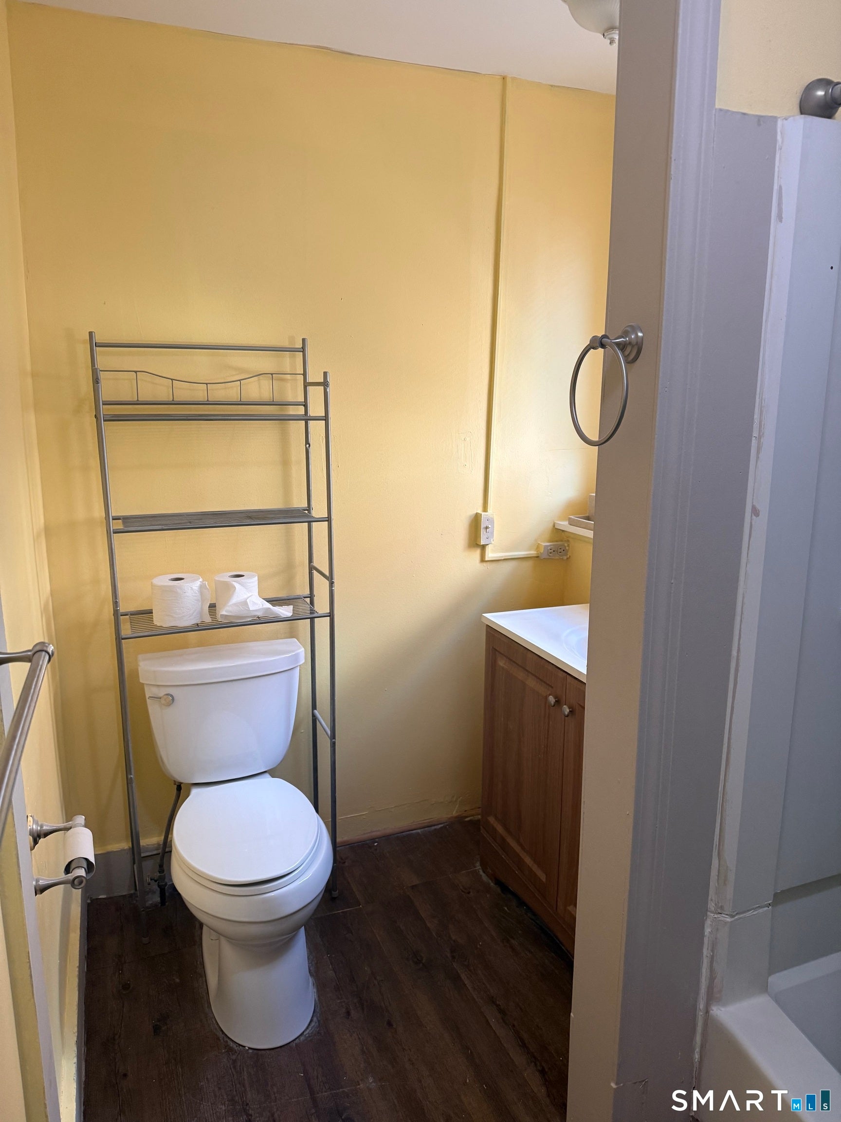 107 Hungerford Street 2nd Floor