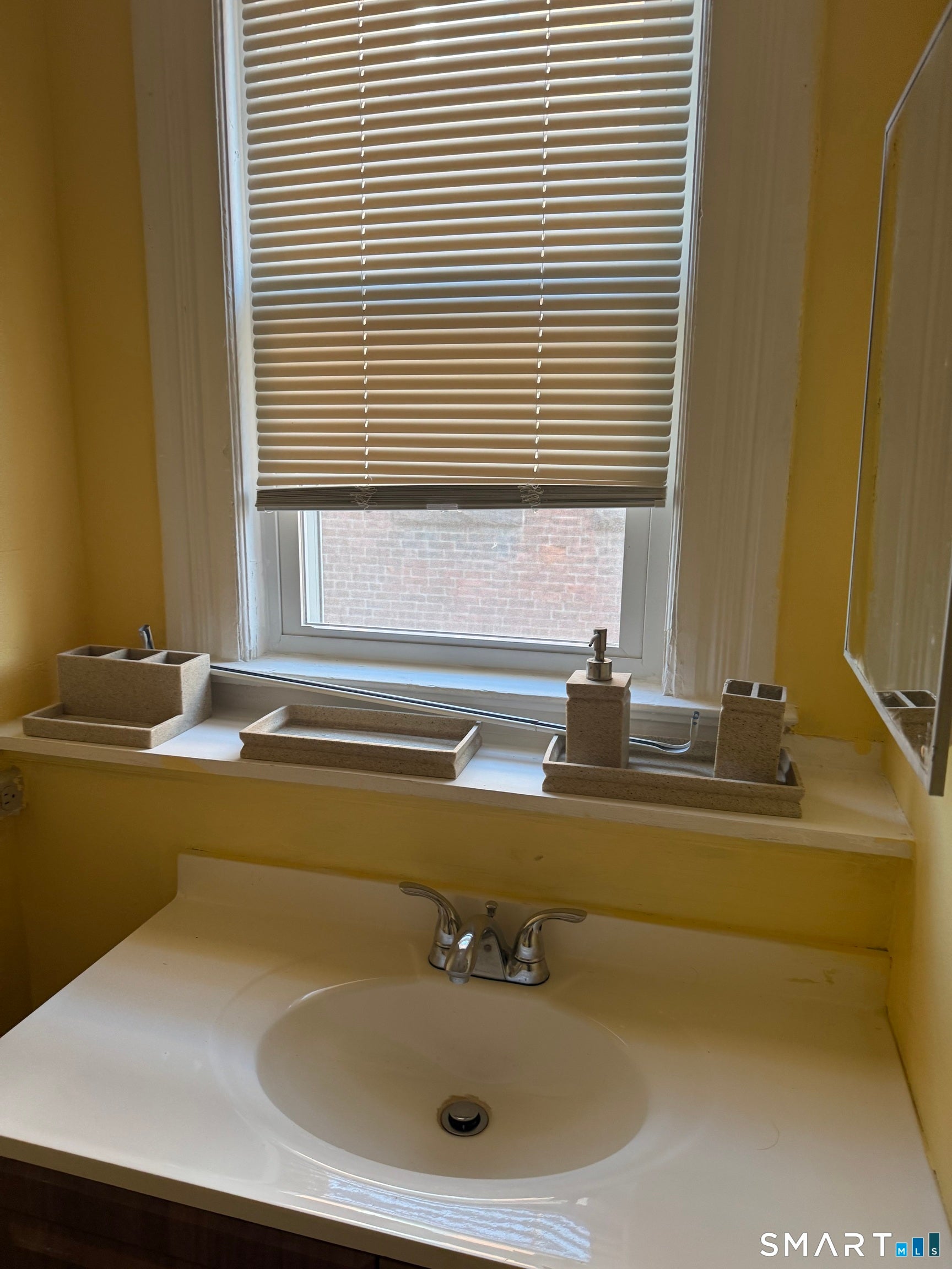 107 Hungerford Street 2nd Floor