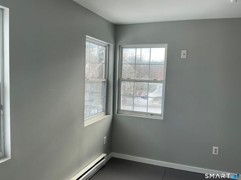 Tiny photo for 160 S Main Street #2nd Fl R, Middletown, CT 06457 (MLS # 24154039)