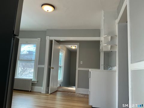 Tiny photo for 160 S Main Street #2nd Fl R, Middletown, CT 06457 (MLS # 24154039)