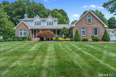 Homes For Sale - 107 Holly Hill Drive<br/> Southington, CT 06489