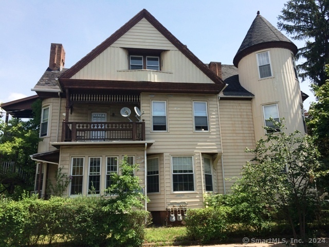 718 Orange Street, New Haven, Connecticut - 6 Bedrooms  
3 Bathrooms  
15 Rooms - 