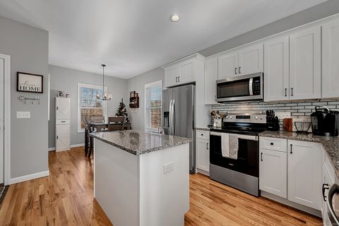 Tiny photo for 29 Covey Road #APT 19, Burlington, CT 06013 (MLS # 24143981)