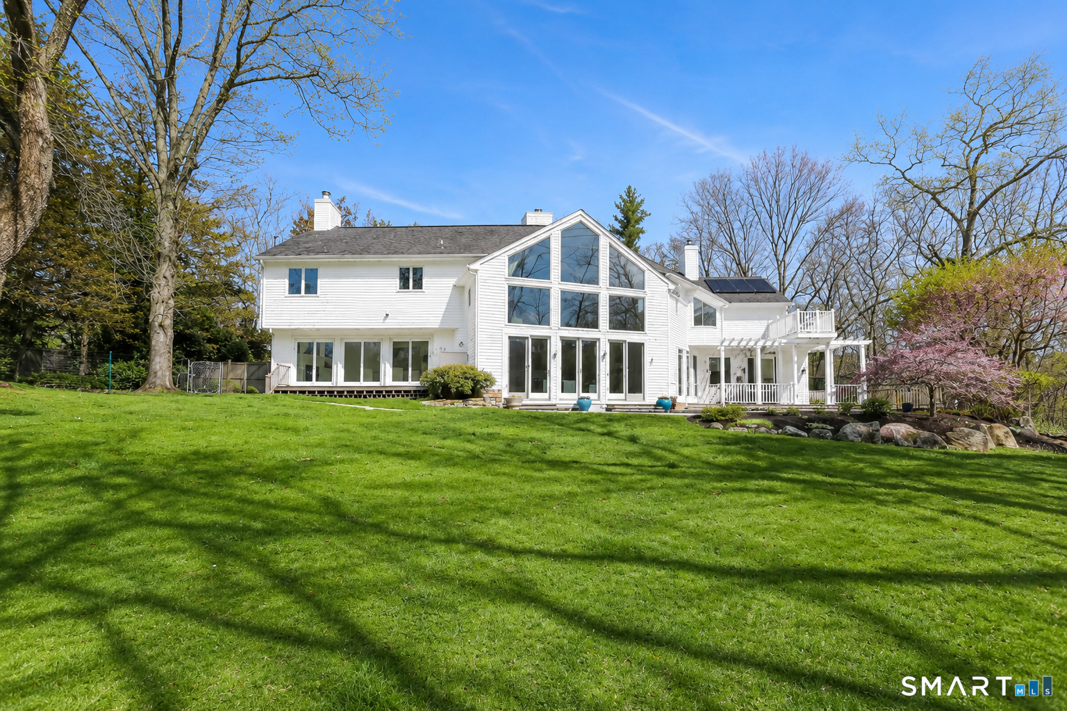 32 Buttonball Lane