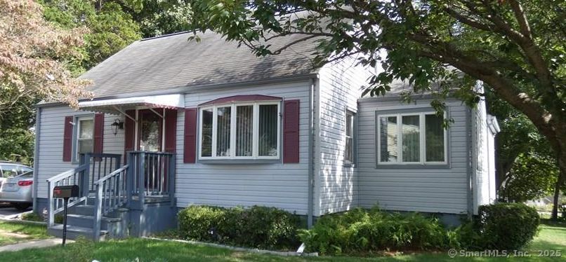 Property for Sale at Underhill Road, Milford, Connecticut - Bedrooms: 3 
Bathrooms: 2 
Rooms: 7  - $525,000