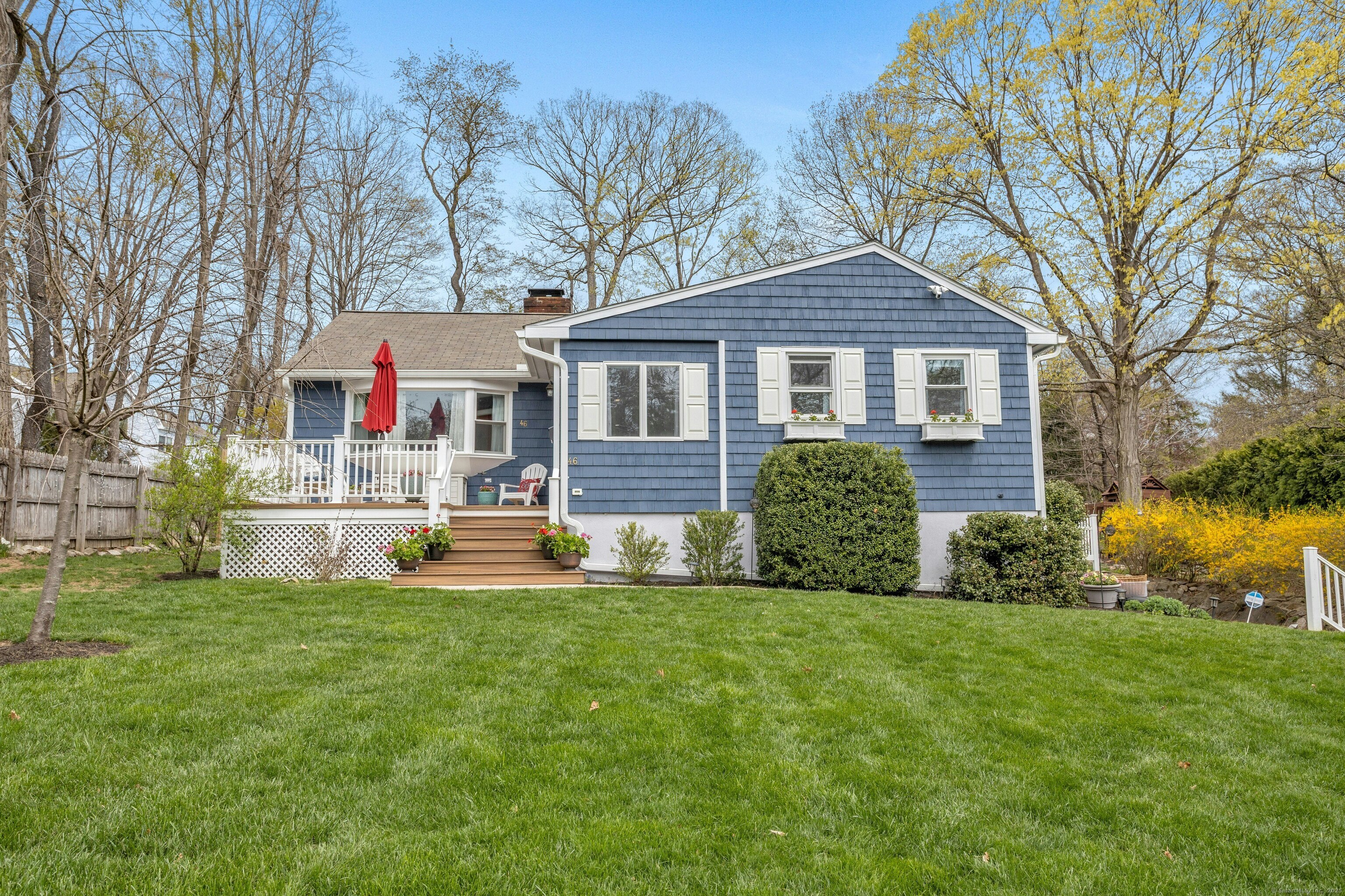 46 Janice Road, Stamford, Connecticut - 3 Bedrooms  
2 Bathrooms  
7 Rooms - 