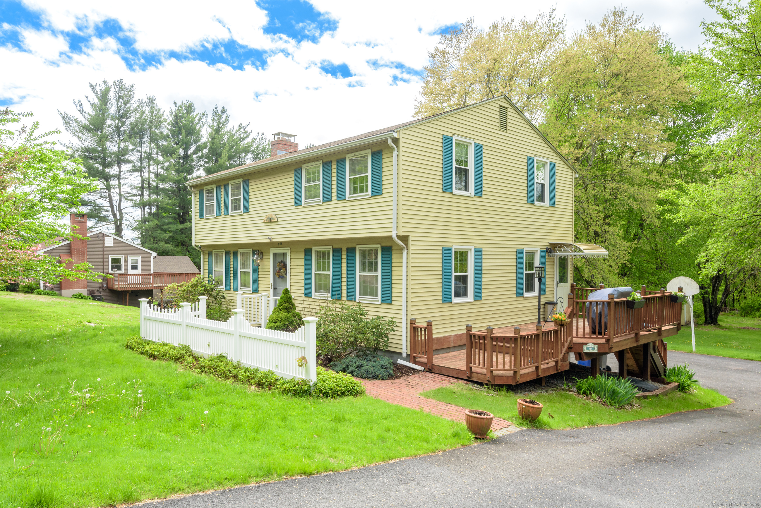 Property for Sale at Somers Road, Ellington, Connecticut - Bedrooms: 4 
Bathrooms: 2 
Rooms: 7  - $299,000