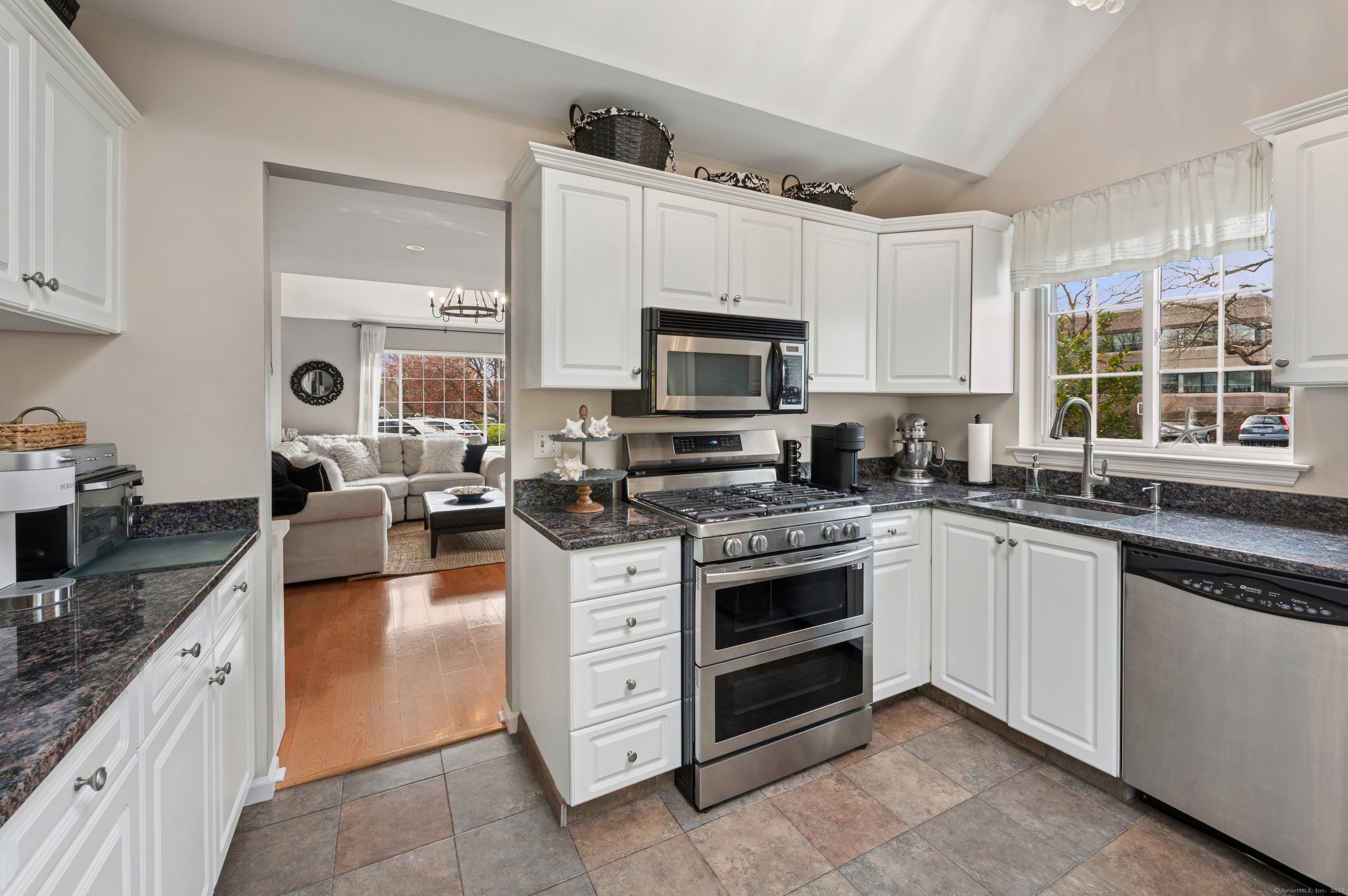 49 Top Gallant Road #16, Stamford, Connecticut image 5