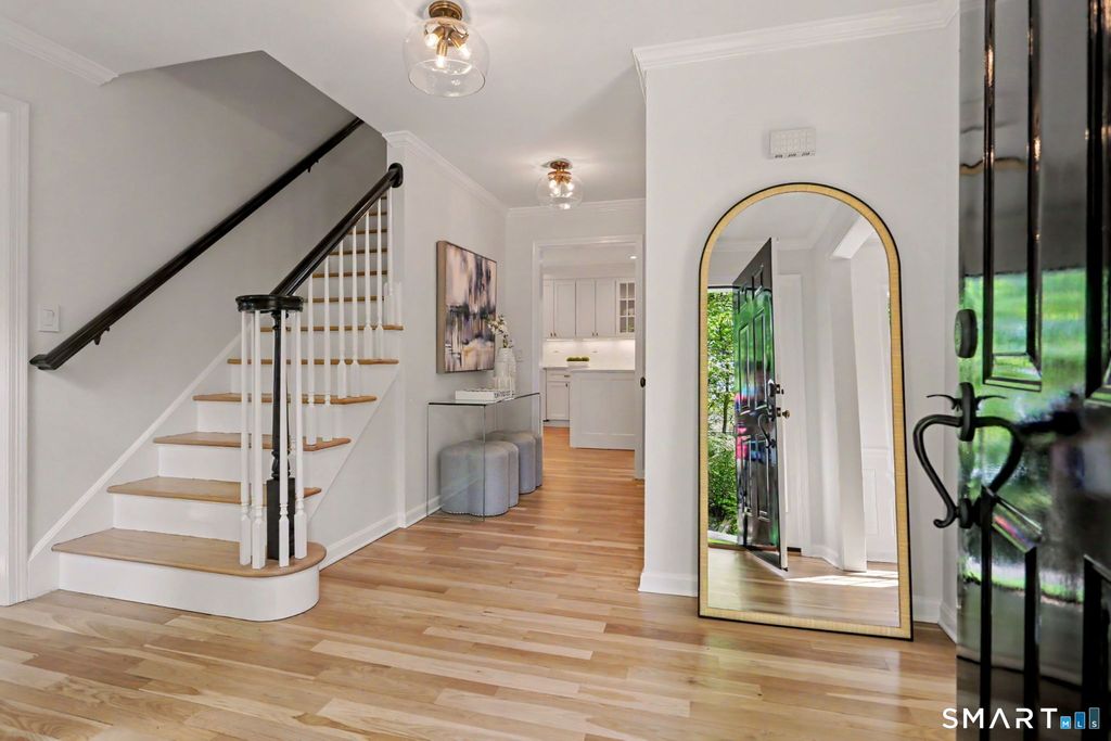 Photo of 463 White Oak Shade Road, New Canaan, CT 06840 (MLS # 24161019)