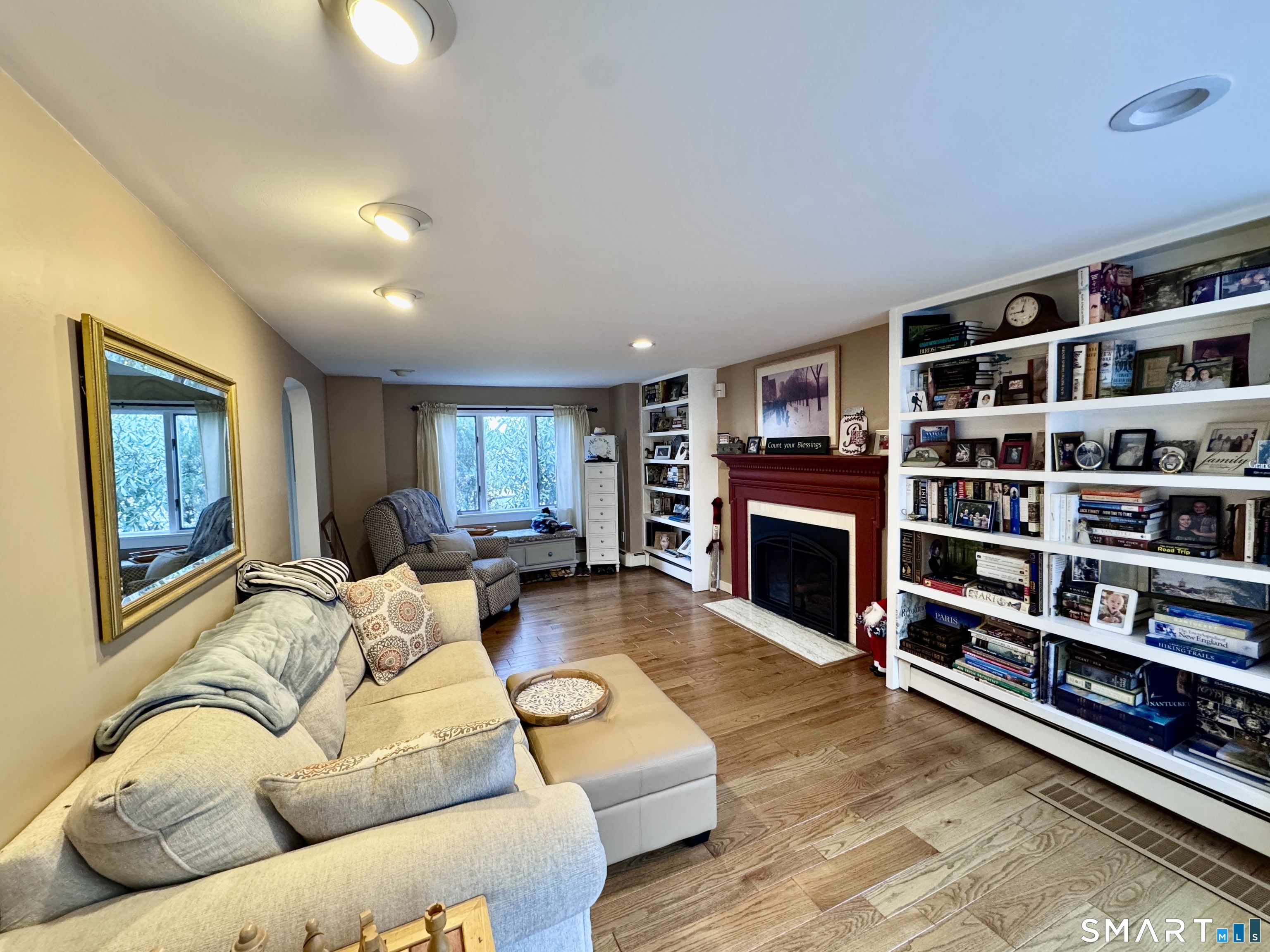 320 Mansfield Avenue