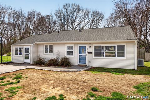 Homes For Sale - 11 Carol Court<br/> Groton, CT 06340