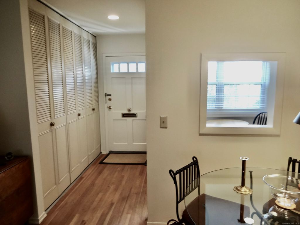 Photo of 245 Unquowa Road #APT 33, Fairfield, CT 06824 (MLS # 24140237)