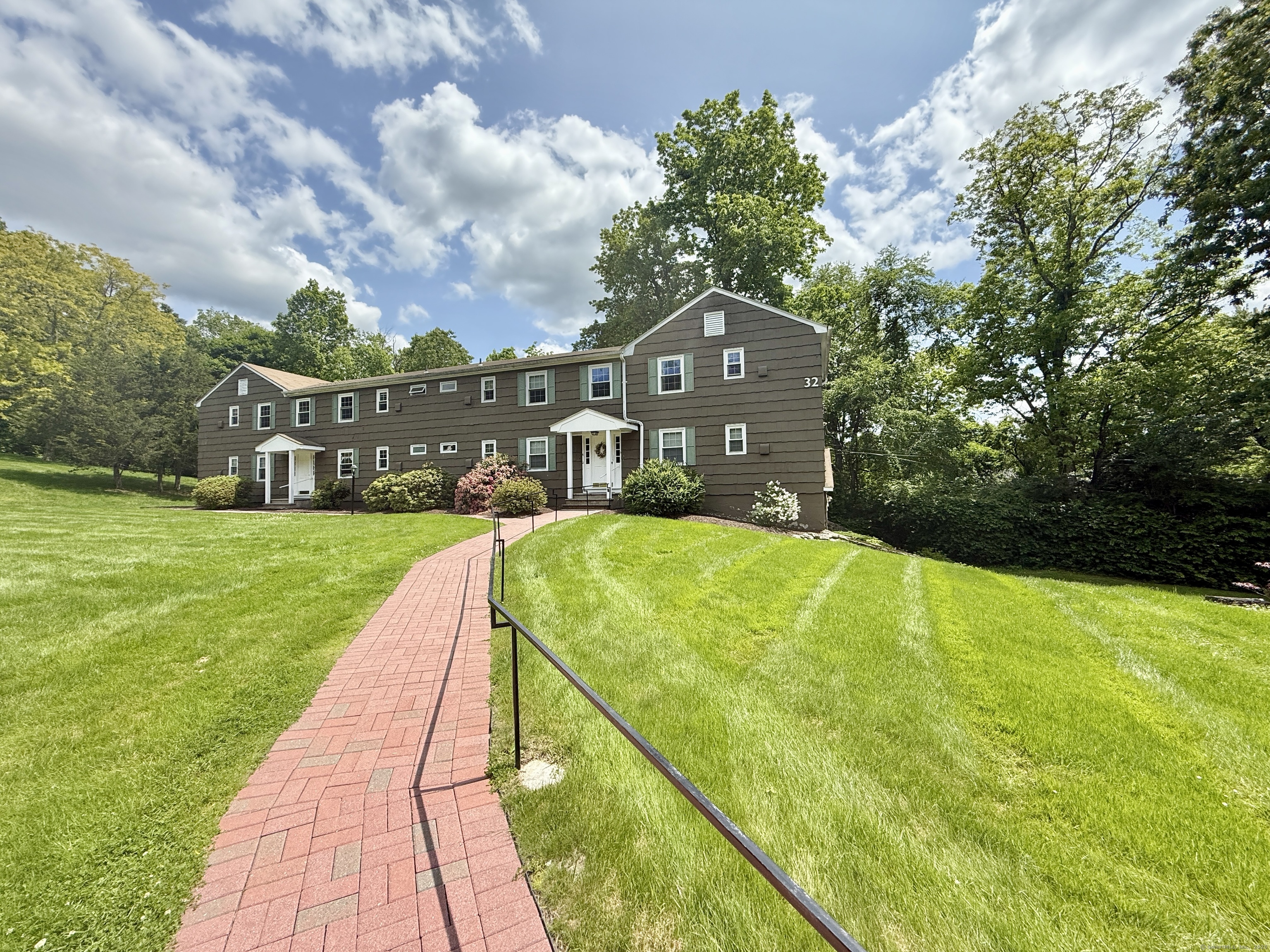 14 Arrowhead Way #APT C6, Woodbury, Connecticut image 2