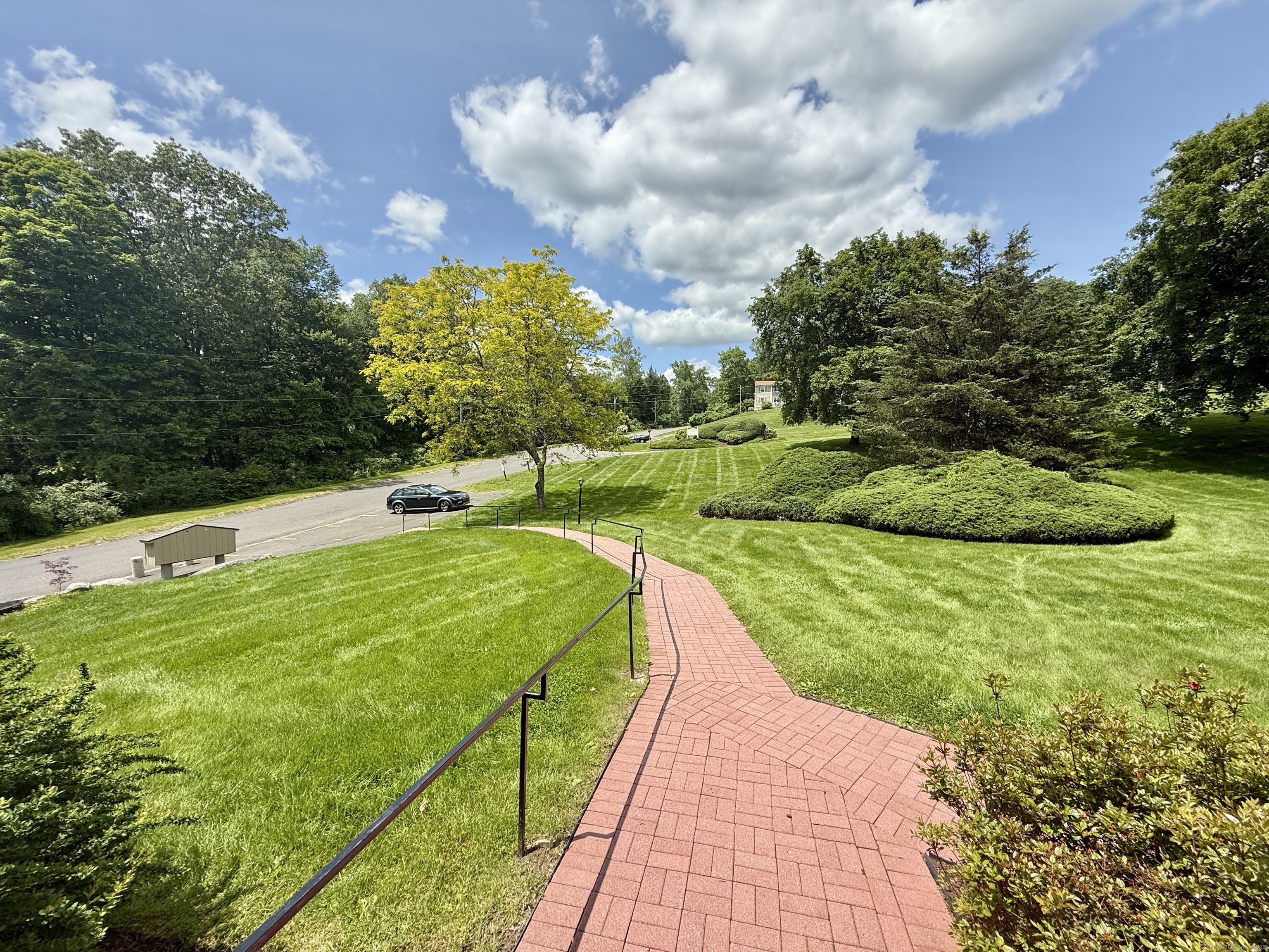 14 Arrowhead Way #APT C6, Woodbury, Connecticut image 3