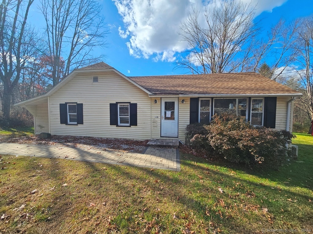 Ruby Road, Willington, Connecticut - 1 Bedrooms  
1 Bathrooms  
4 Rooms - 