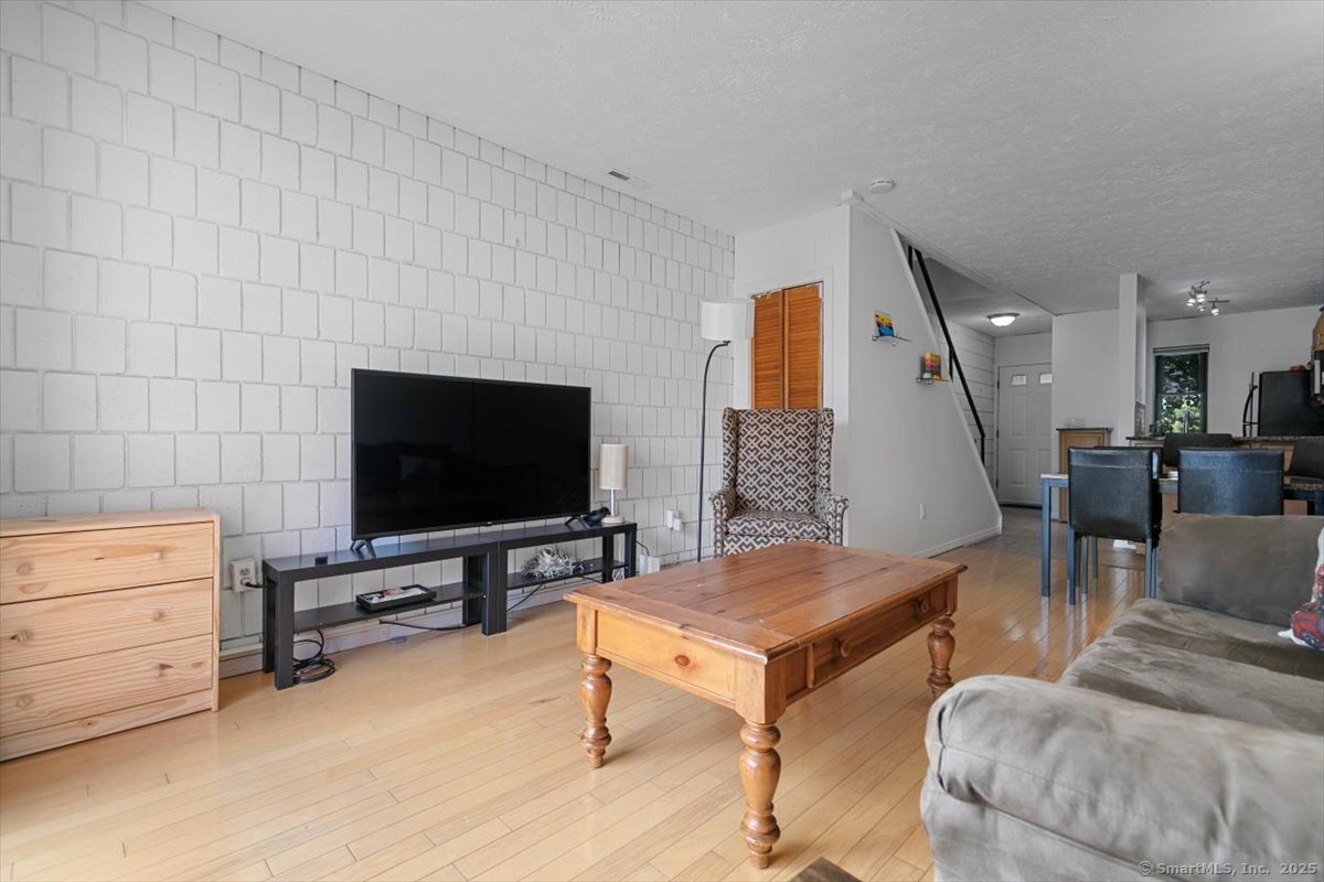 125 Olive Street APT D2