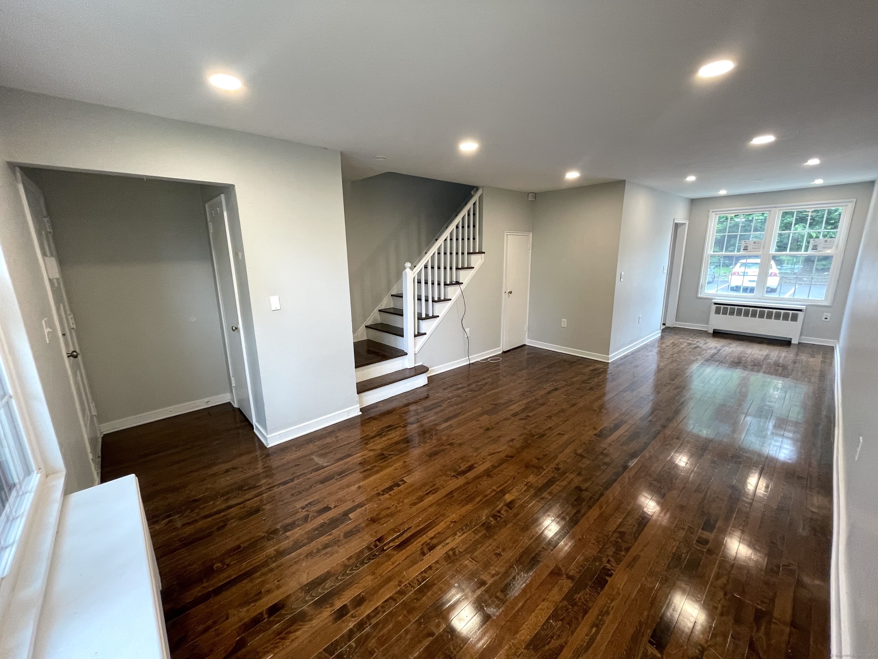 Rental Property at Virginia Avenue 209, Bridgeport, Connecticut - Bedrooms: 2 
Bathrooms: 1 
Rooms: 5  - $2,150 MO.