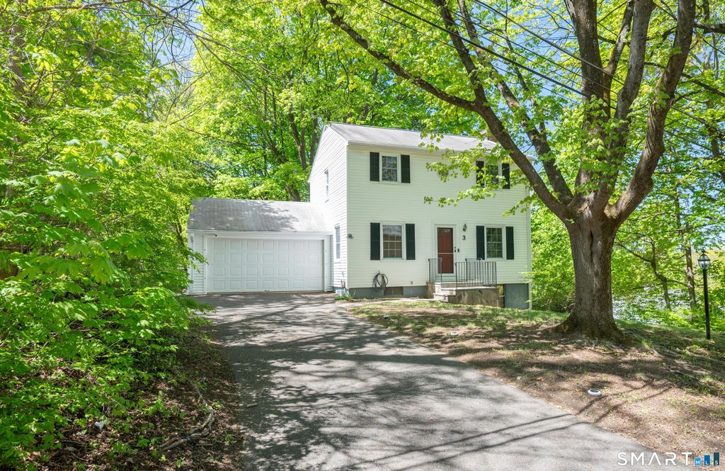 Photo of 3 Mountain Road, Danbury, CT 06810 (MLS # 24171369)