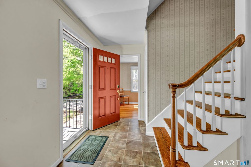 Photo of 3 Mountain Road, Danbury, CT 06810 (MLS # 24171369)