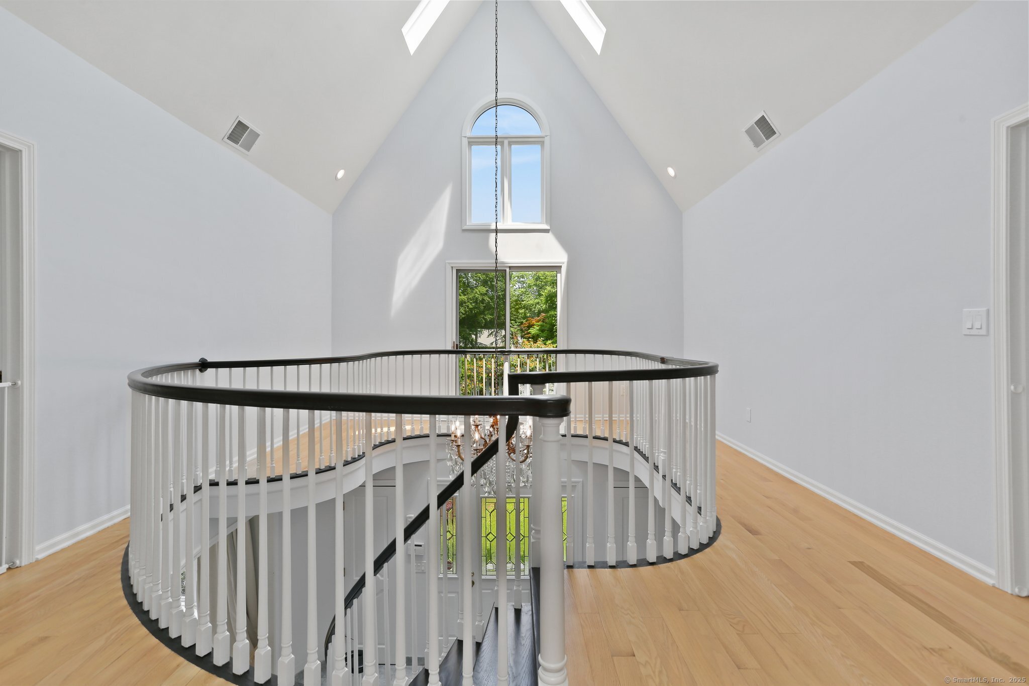 5 Tall Oaks Road