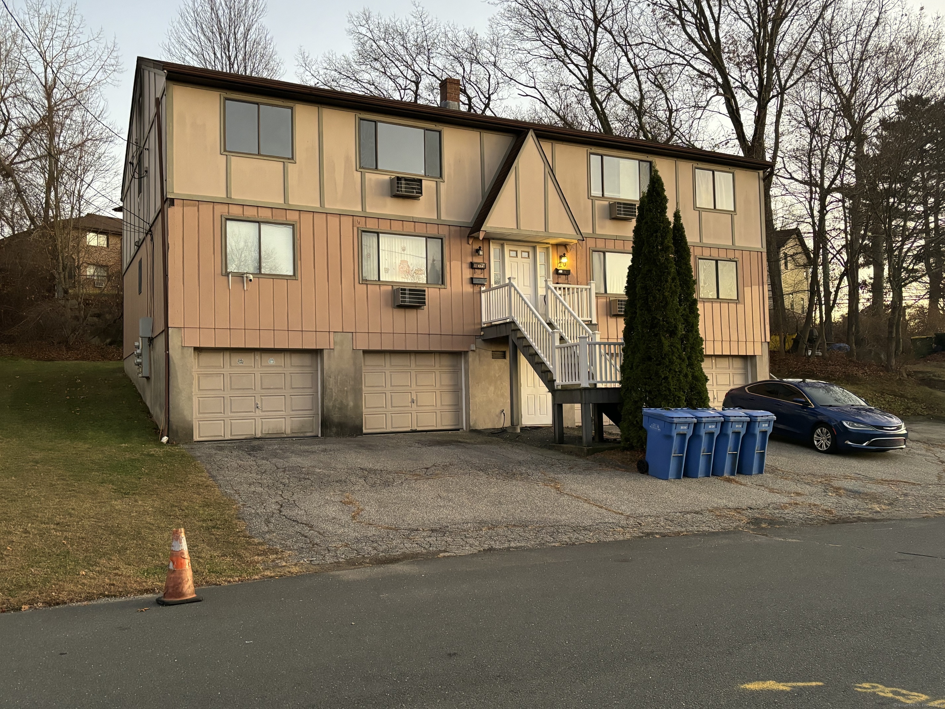 Property for Sale at Hart Circle, Waterbury, Connecticut - Bedrooms: 8 
Bathrooms: 4 
Rooms: 20  - $479,000