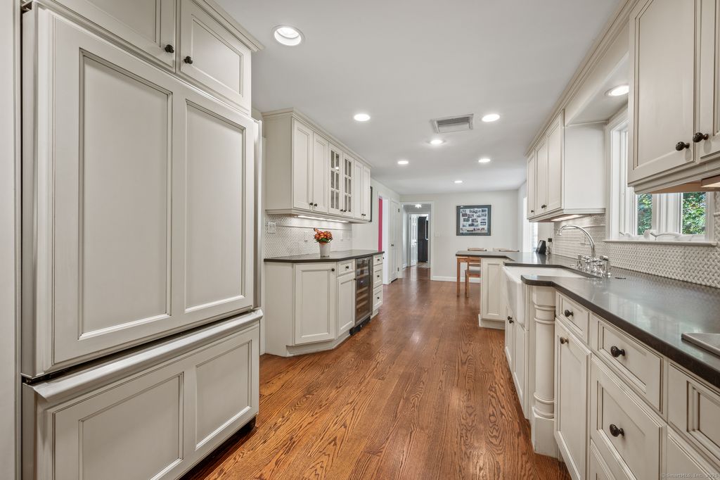 Photo of 186 Hunter Drive, West Hartford, CT 06107 (MLS # 24134164)