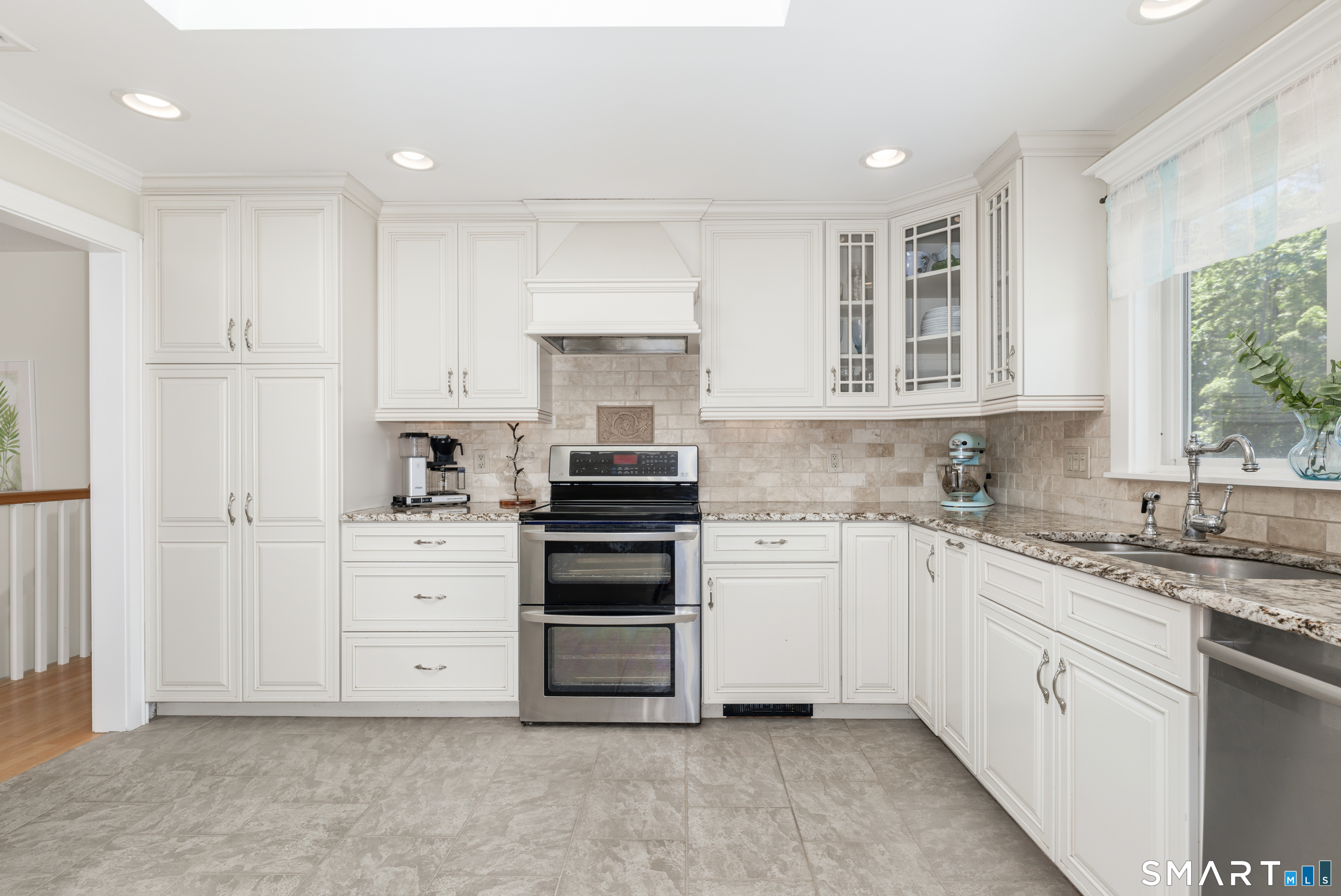 335 Redwood Lane