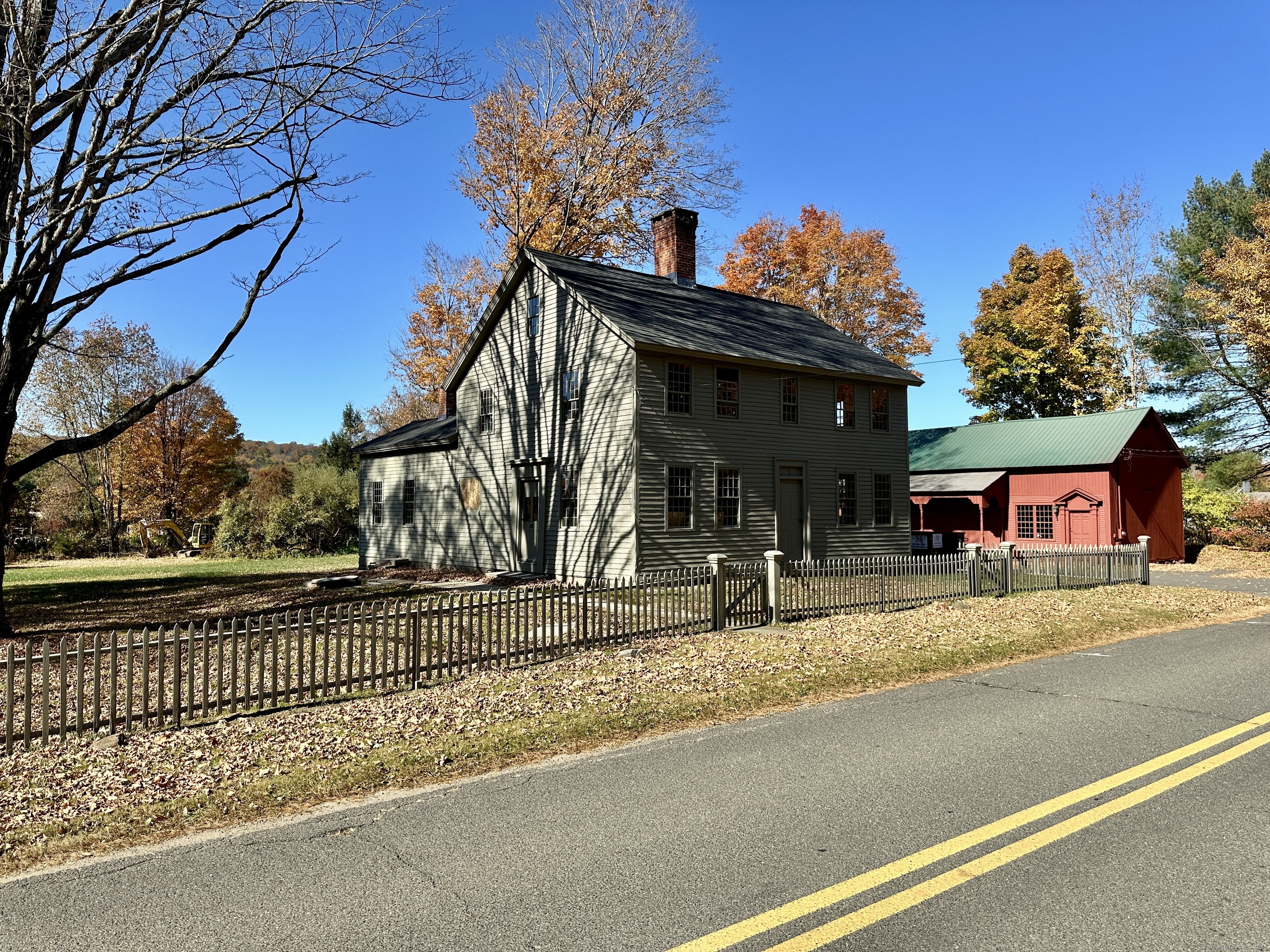 27 Middle Quarter Road