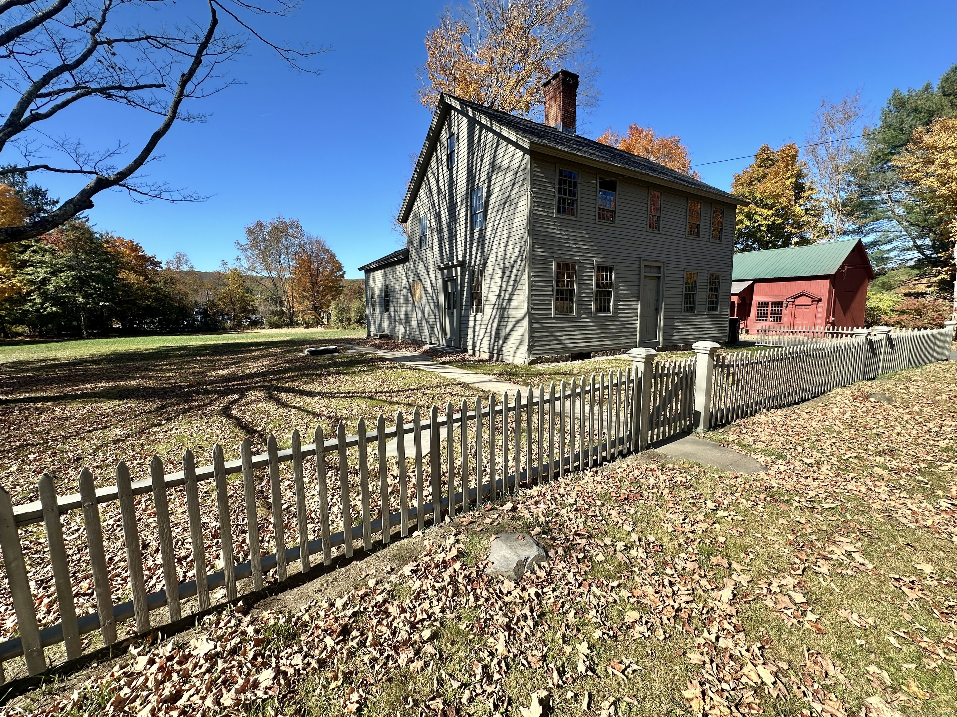 27 Middle Quarter Road