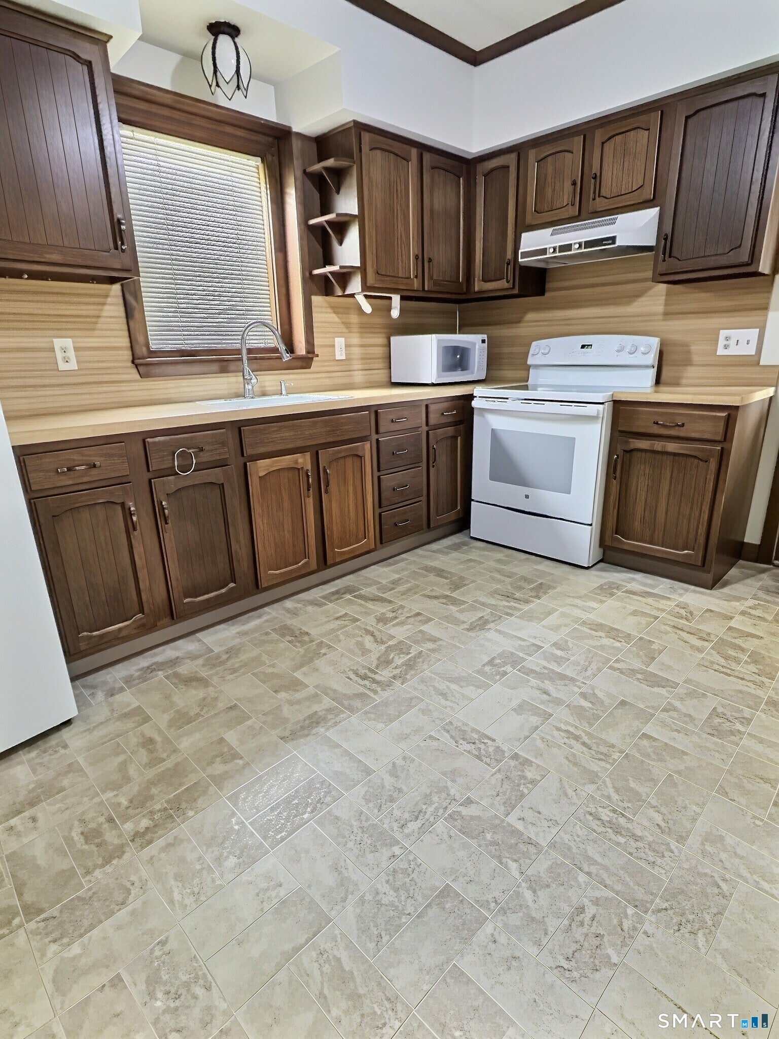 290 Wakelee Avenue 1st floor