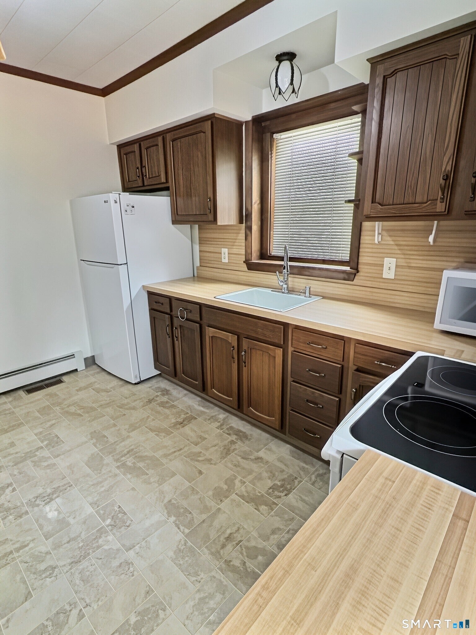 290 Wakelee Avenue 1st floor