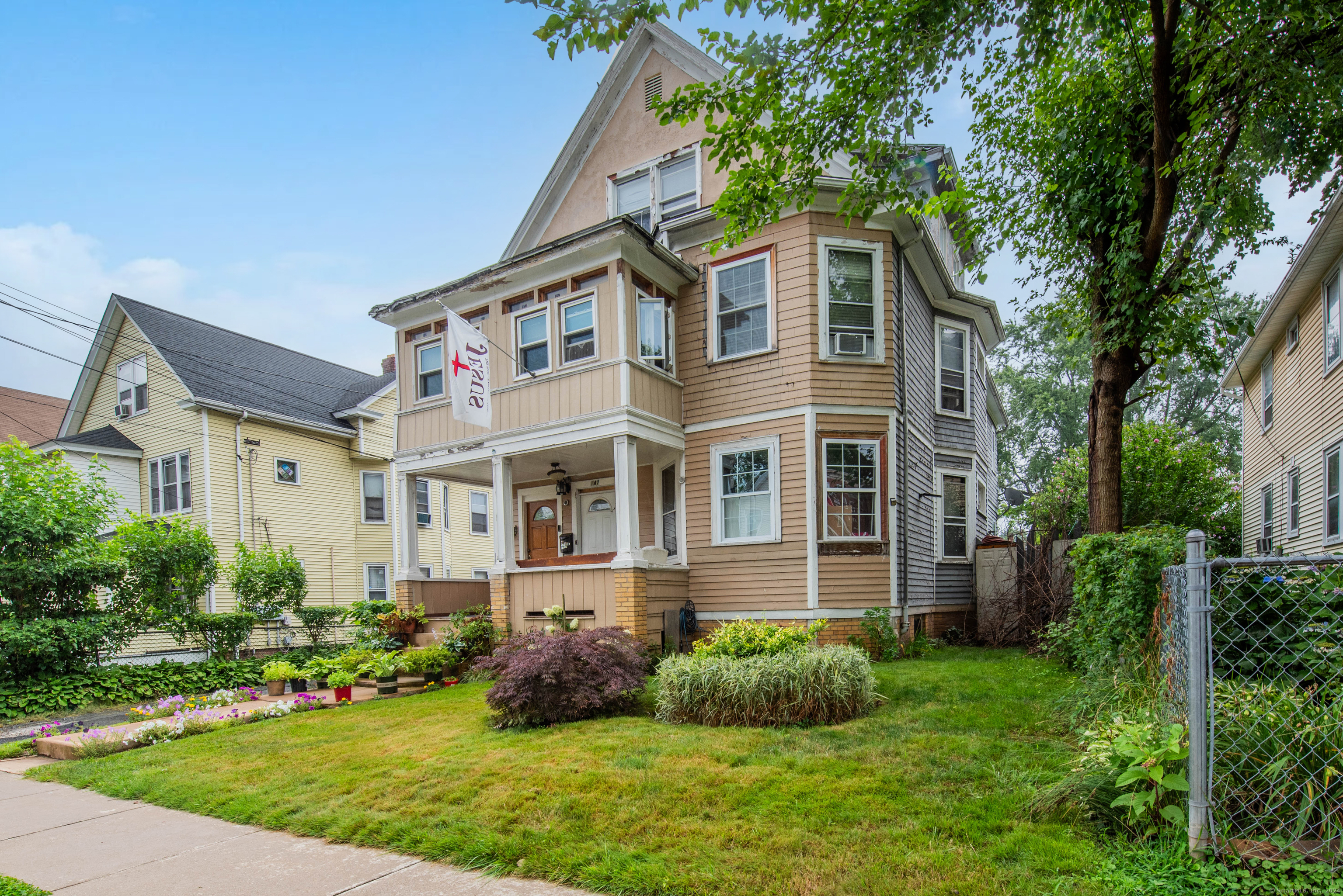 Property for Sale at 145 Bond Street, Hartford, Connecticut - Bedrooms: 7 
Bathrooms: 3 
Rooms: 3  - $270,000