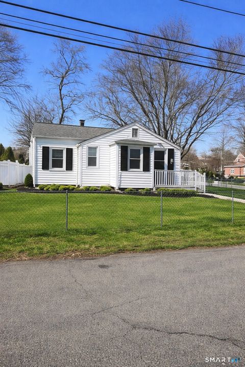 Photo of 306 Saunders Avenue, Bridgeport, CT 06606 (MLS # 24165449)