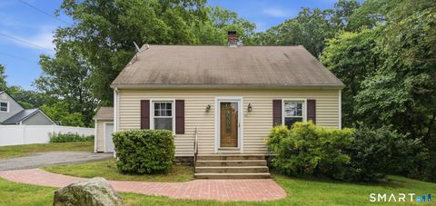 Photo of 84 Lakeview Avenue, Cheshire, CT 06410 (MLS # 24188483)